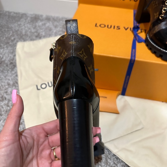 Louis Vuitton Star Trail Ankle Boot - Size 8 - Wore Once - Picture 13 of 16